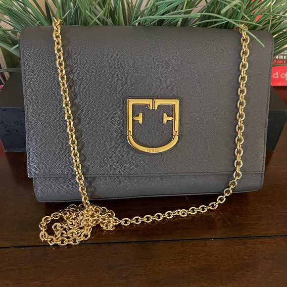 Furla purse - Picture 1 of 7